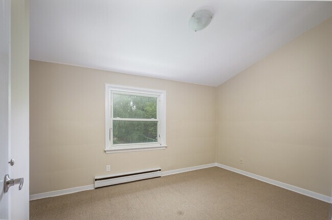 Photo - Beautifully Updated 3-Bedroom Townhome in North London