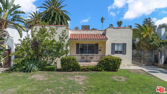 Building Photo - 736 N Poinsettia Pl Rental