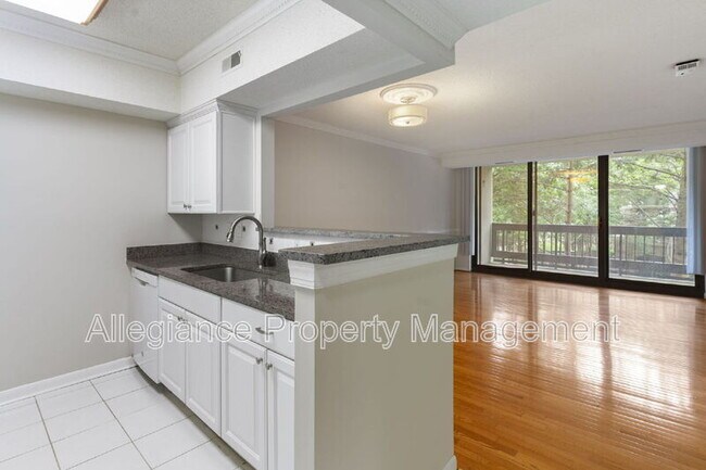 Photo - 5505 Seminary Rd