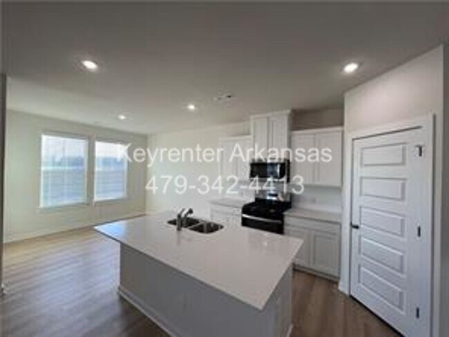 Photo - Amazing 3 Bedroom - 3.5 Bathroom in Fayetteville!