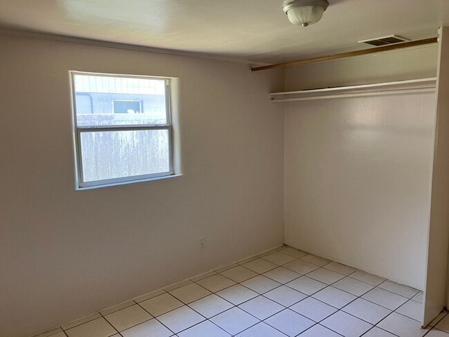 Photo - Cozy 1BR/1BA duplex with a Den, Ceramic Ti...