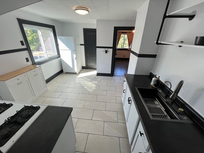 334 N 60th St Unidad 334 N 60th St Upper