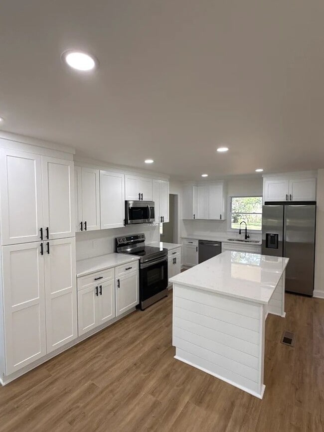 Photo - Spacious 4BR/3BA Retreat in Decatur