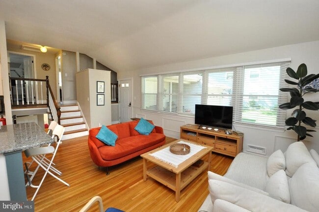 Photo - 101 Tarlton Ct