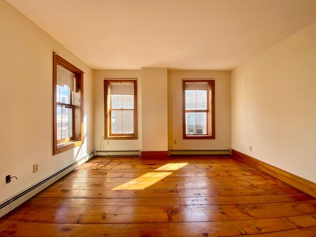 Photo - 16 Market-Multi Unidad #3