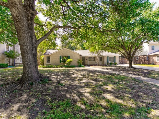 Photo - 3727 W Biddison St