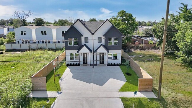 Photo - 6726 Dumble St Unit A