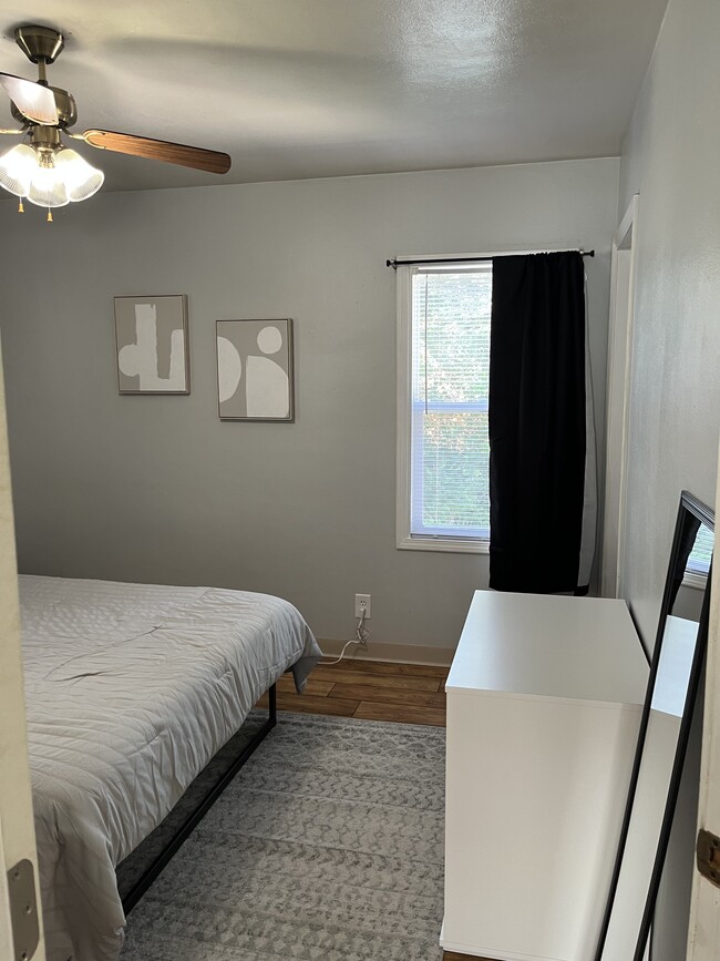 Photo - 2420 11th Ave SE