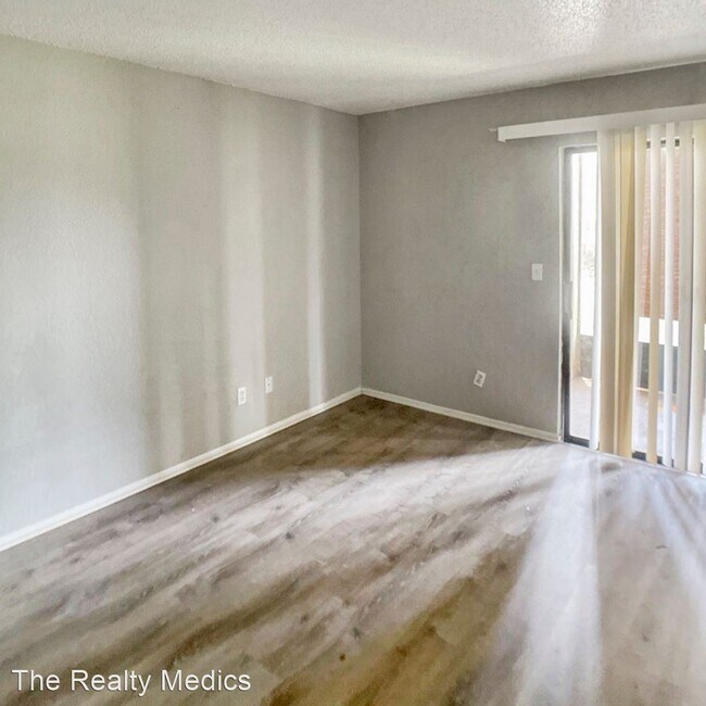 Photo - 1 br, 1 bath House - 2102 Cascades Blvd Un...