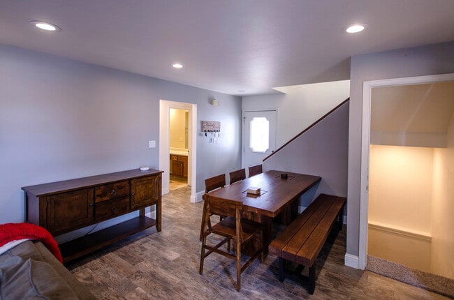 Photo - 272 Cobblestone Dr