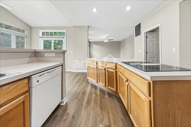 111 Leather Leaf Ln