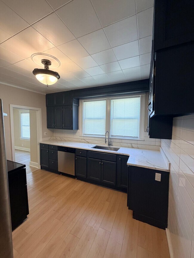 Photo - 7 Brook St Unit 3 Bedroom 1 Bathroom