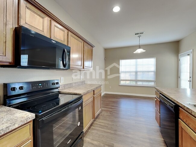 Photo - 2476 Ingleside Dr