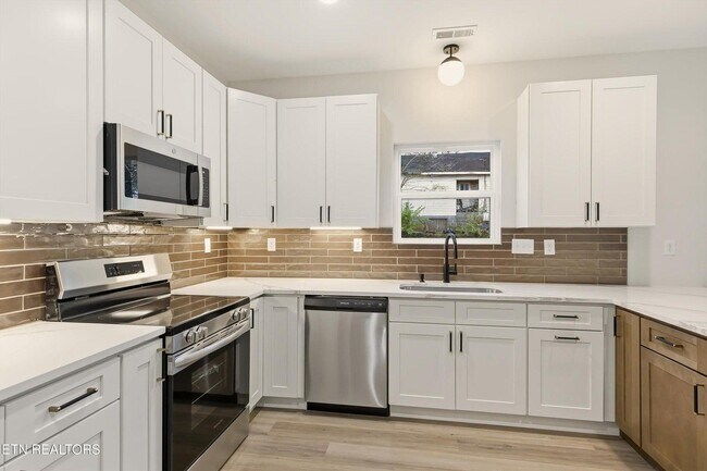 Photo - 818 W Anderson Ave