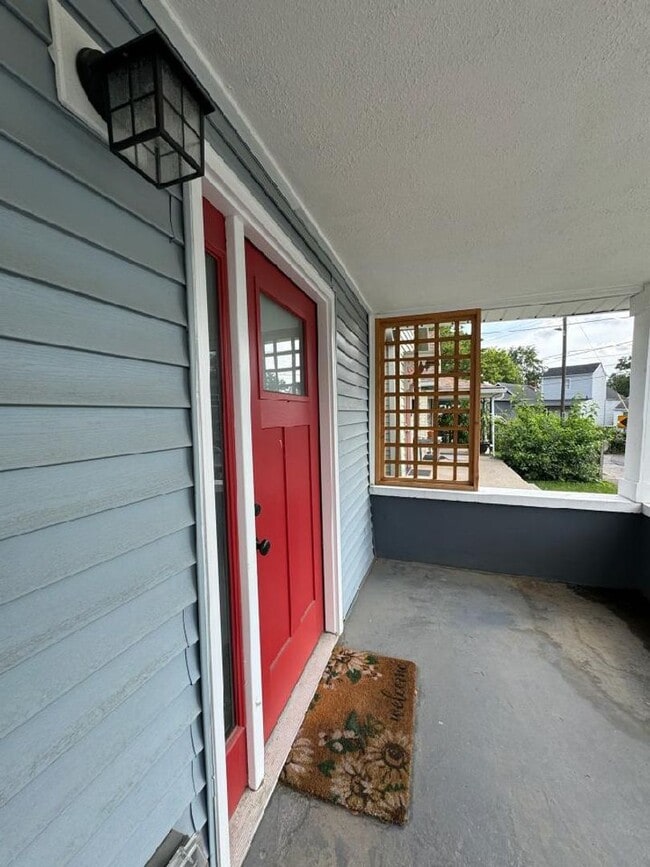 Photo - Clifton/Frankfort 3 Bedroom 2-Bath House