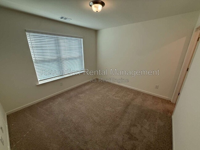 Photo - 565 Morrow Ln