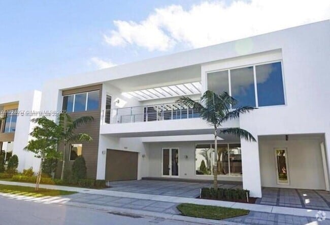 Building Photo - 10250 NW 74th Ter Rental