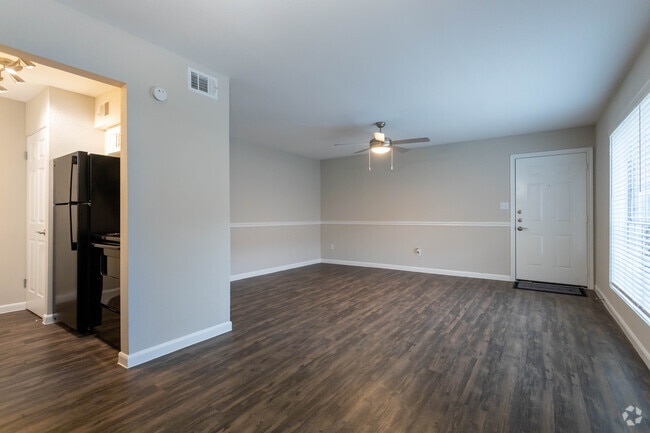 1 BR,1 BA - 736 SF - The Park at Leyton