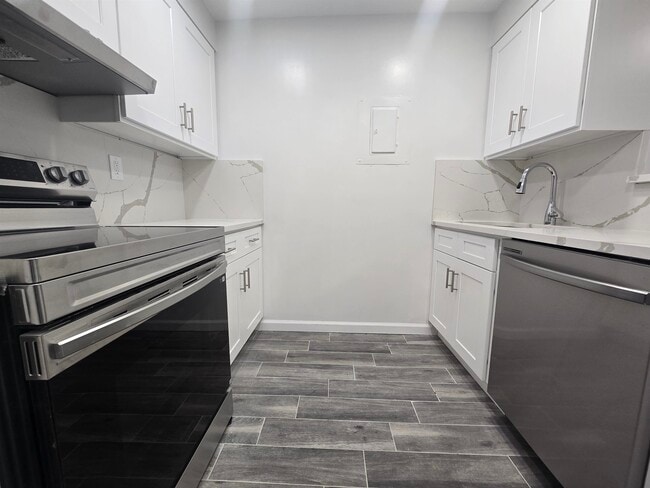 Photo - 133 Harmon Cove Tower Unit 133