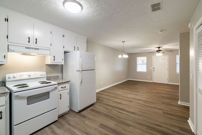 Photo - 112 Upland Ct