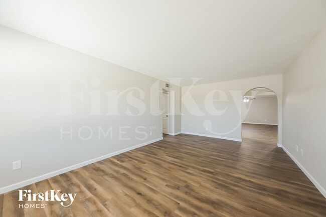 Photo - 1419 W Ross Ave