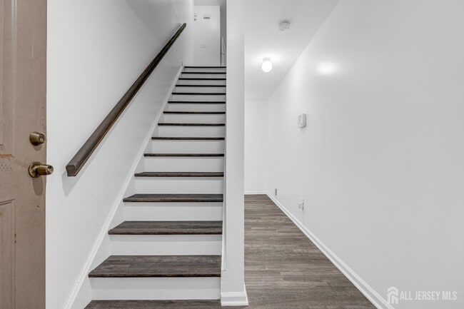 Photo - 21 Inverness Dr