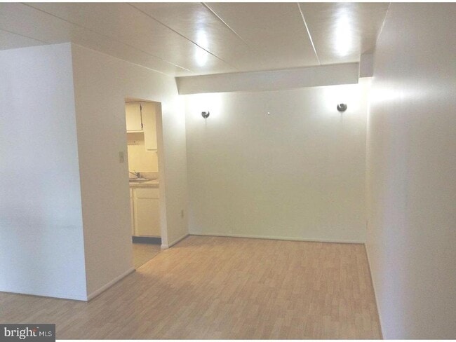 Photo - 207 Village Walk