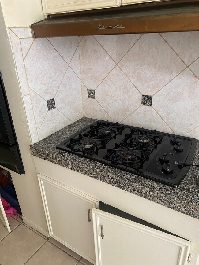 Photo - 8318 Greenbush St