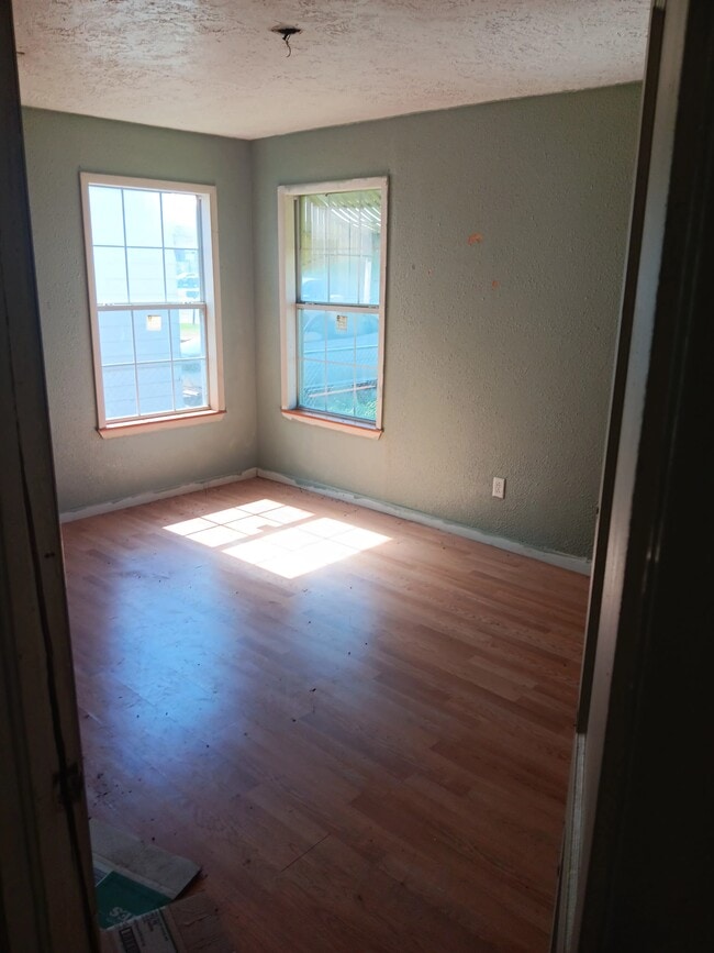 Photo - 1307 W Poplar Ave