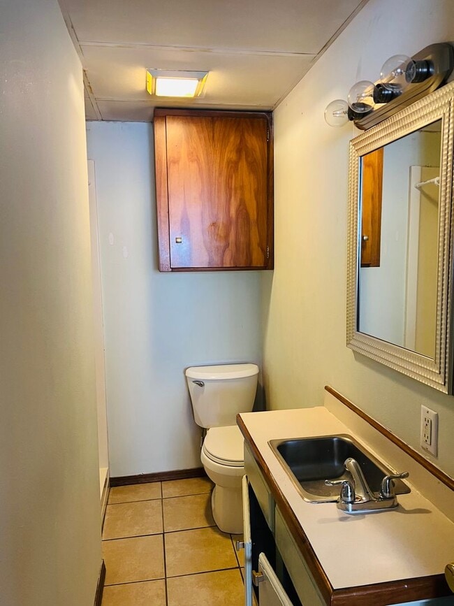 Building Photo - 468 Colorado Ave Unit B - Downstairs Rental