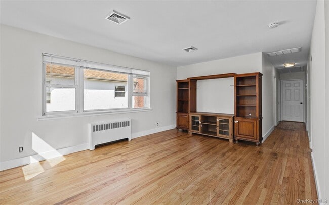Photo - 517 E Broadway