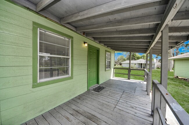 Photo - 17111 River Rd Unidad A