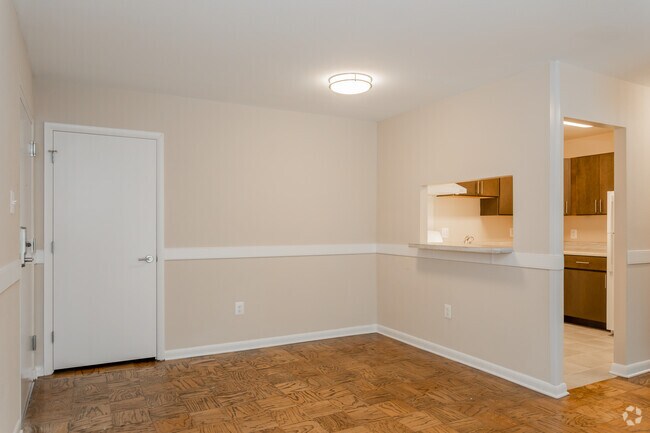 1BR, 1BA - 650SF