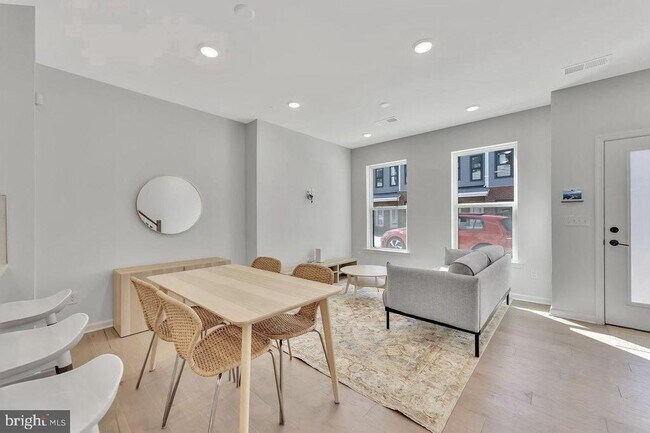 Photo - 606 Parker Blvd