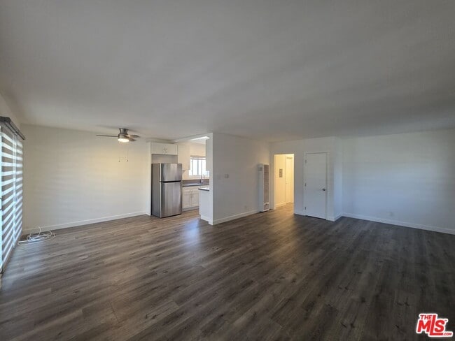 Building Photo - 10734 Palms Blvd Unit 3