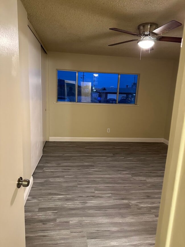 Photo - BARSTOW 3 bedroom 2 bath- 2 car garage HOME
