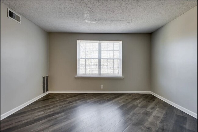 Photo - 441 Harding Pl Unidad A13