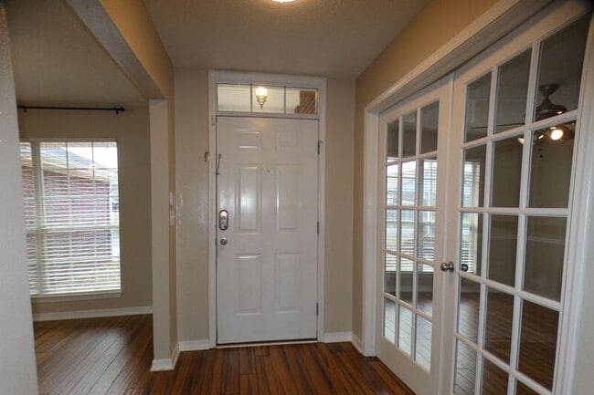 Photo - 4766 Thousand Oaks Blvd