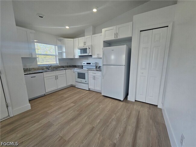 Photo - 1247 Bacon Ave