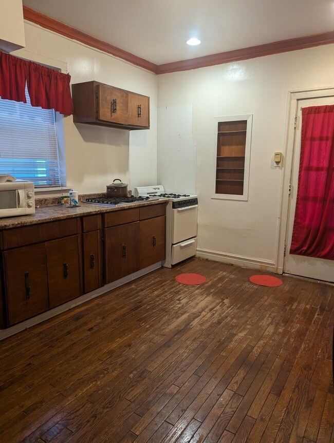 1148 N Mayfield Ave Unit 1