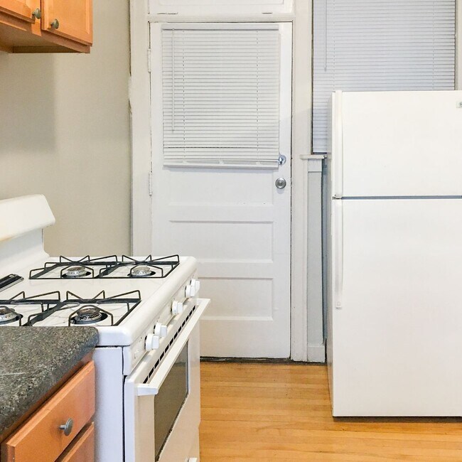 Photo - 2008 W Foster Ave Unidad 1