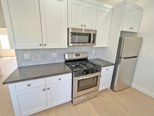 Photo - 3919 1/2 Montclair St Unidad 3919 1/2