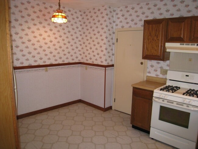 Photo - No Brokers Fee, In-Unit Washer and Dryer, Parking Included