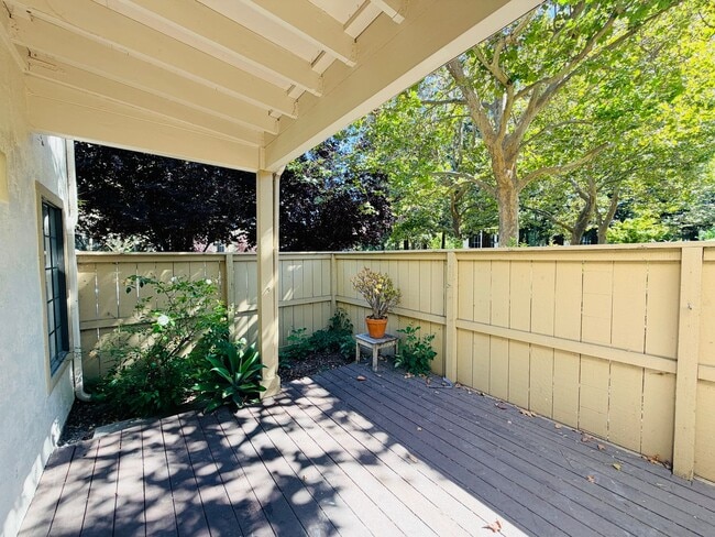 Photo - 2040 Donovan Ct