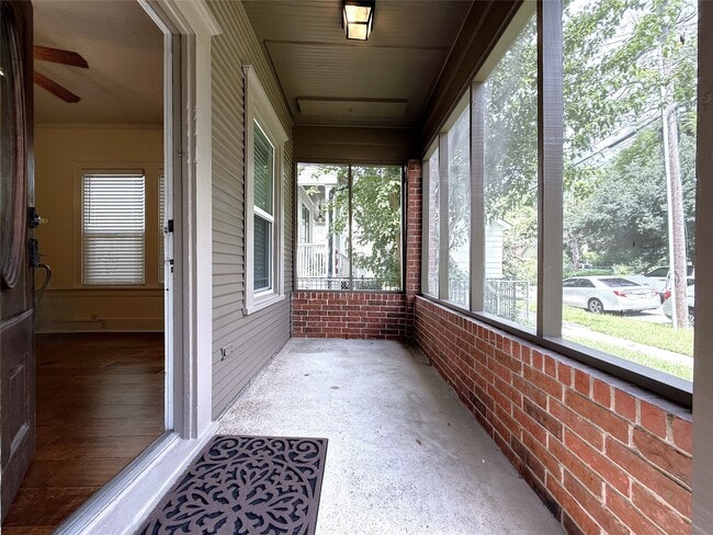Photo - 1011 Nadine St