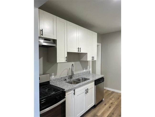 Photo - 1023 17th Ave SE Unit 1