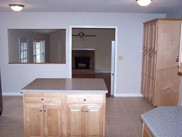 Photo - 302 Little Cir