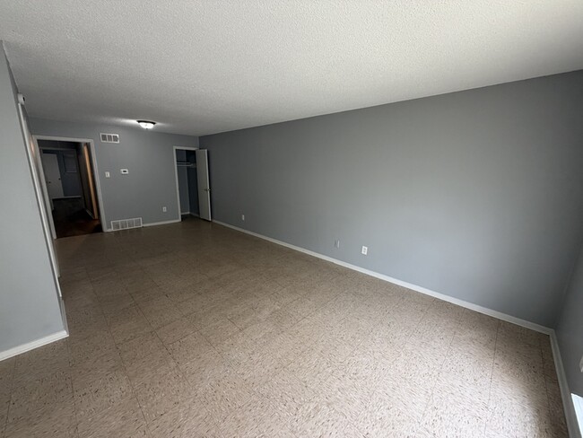 Building Photo - 5440 Flowering Peach Dr