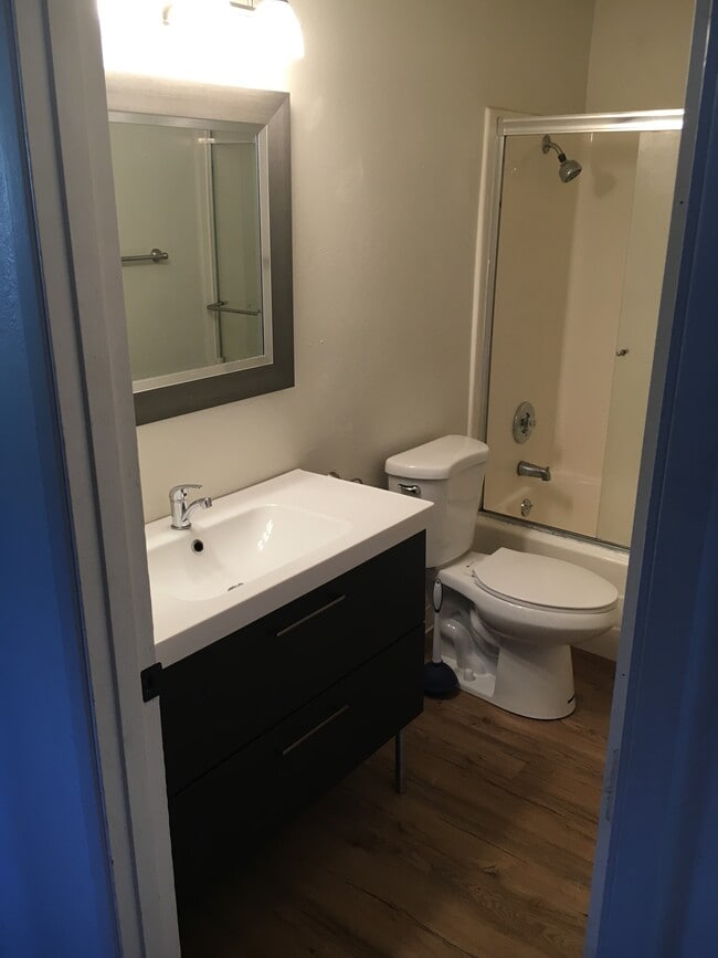 Photo - 1122 NW 27th St