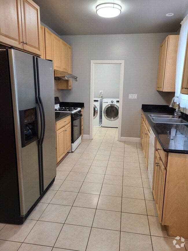 Building Photo - 824 26th Ave Unit 824 Rental
